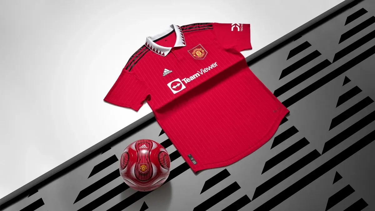 A retro jersey for ManU!
