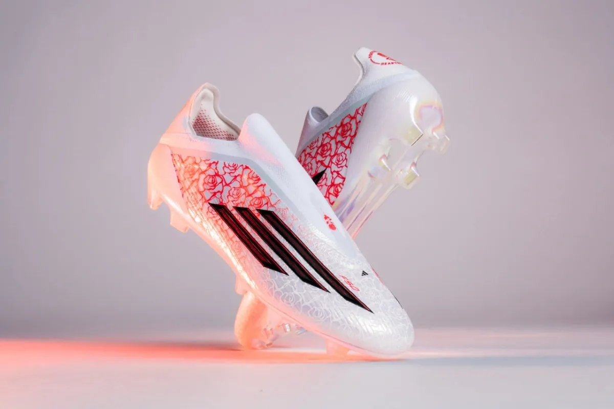 Brand new: Lamine Yamal Sant Jordi's boots