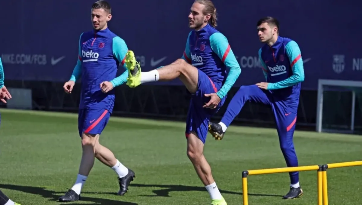 Courtois and Lenglet are wearing Blackout boots