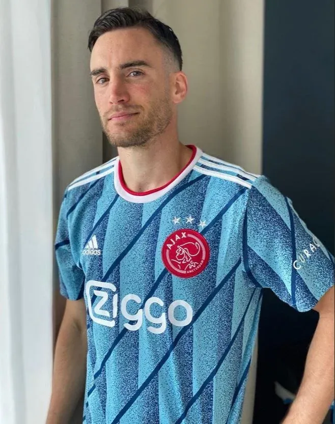 post card Blog-futbolemotion-camiseta-ajax-2021-3.webp