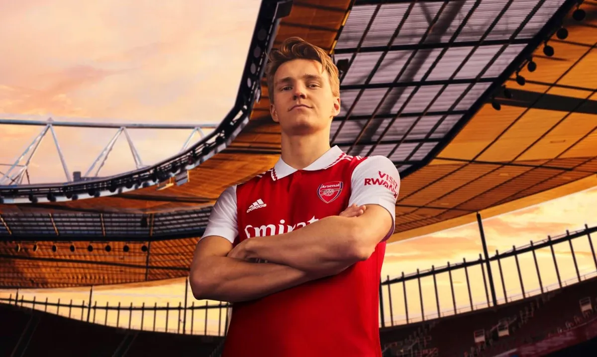 post card camiseta_arsenal_cinco.webp
