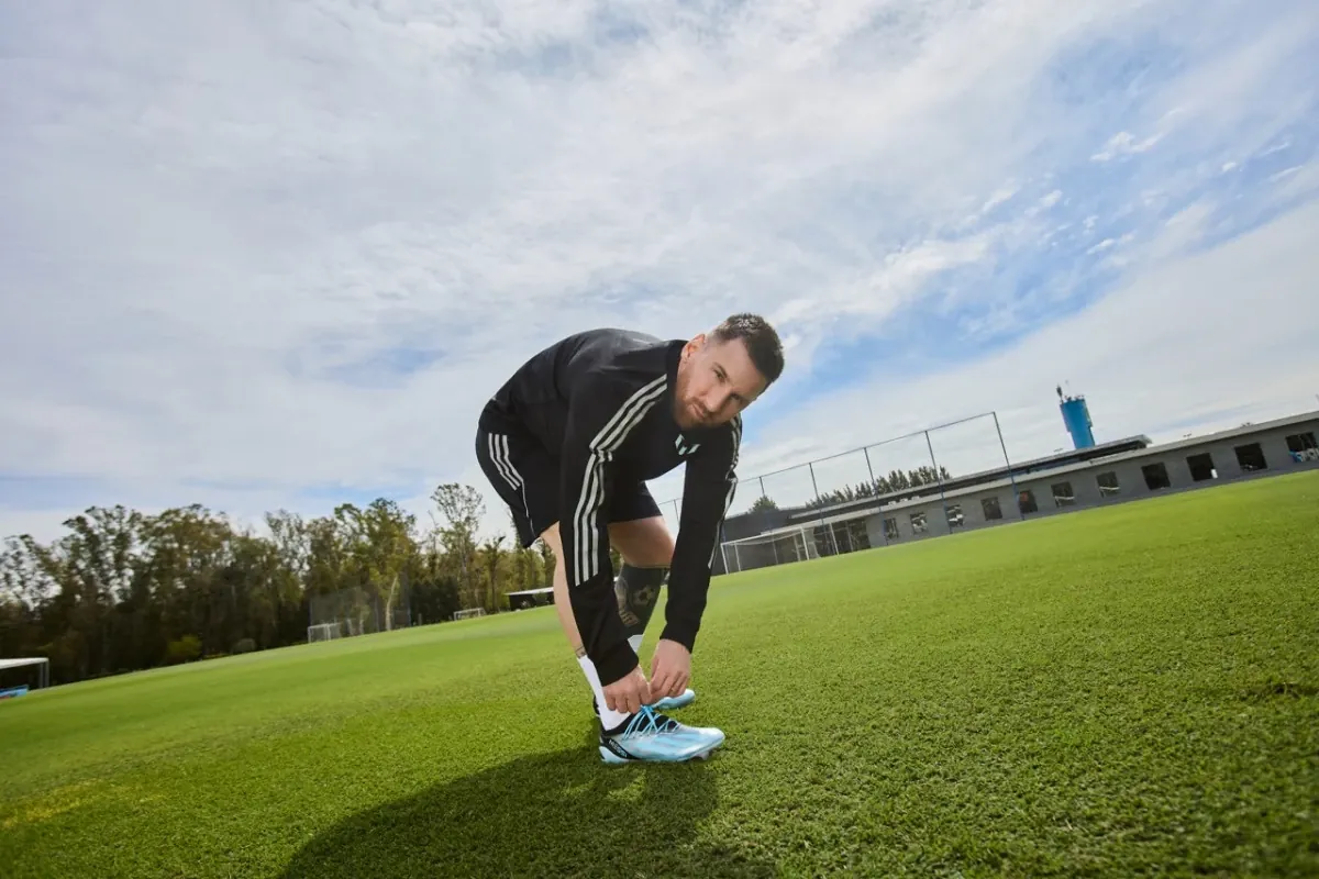 post card post-nuevas-botas-leo-messi-calzandojpeg4.webp