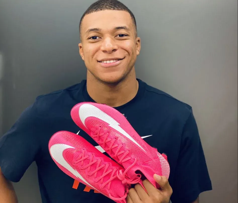New Mbappé's Pink Mercurials