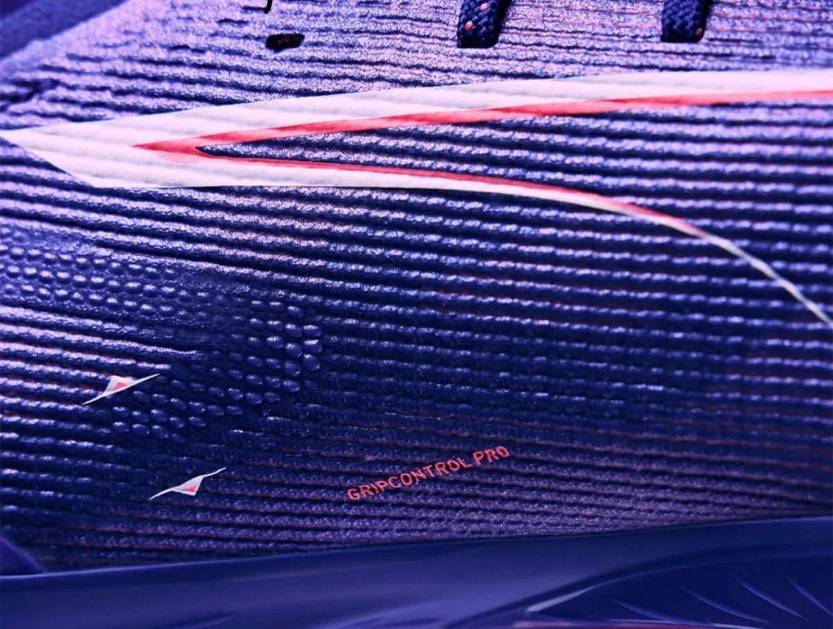 post card post-puma-ultra-no-carbon-controljpg1.webp