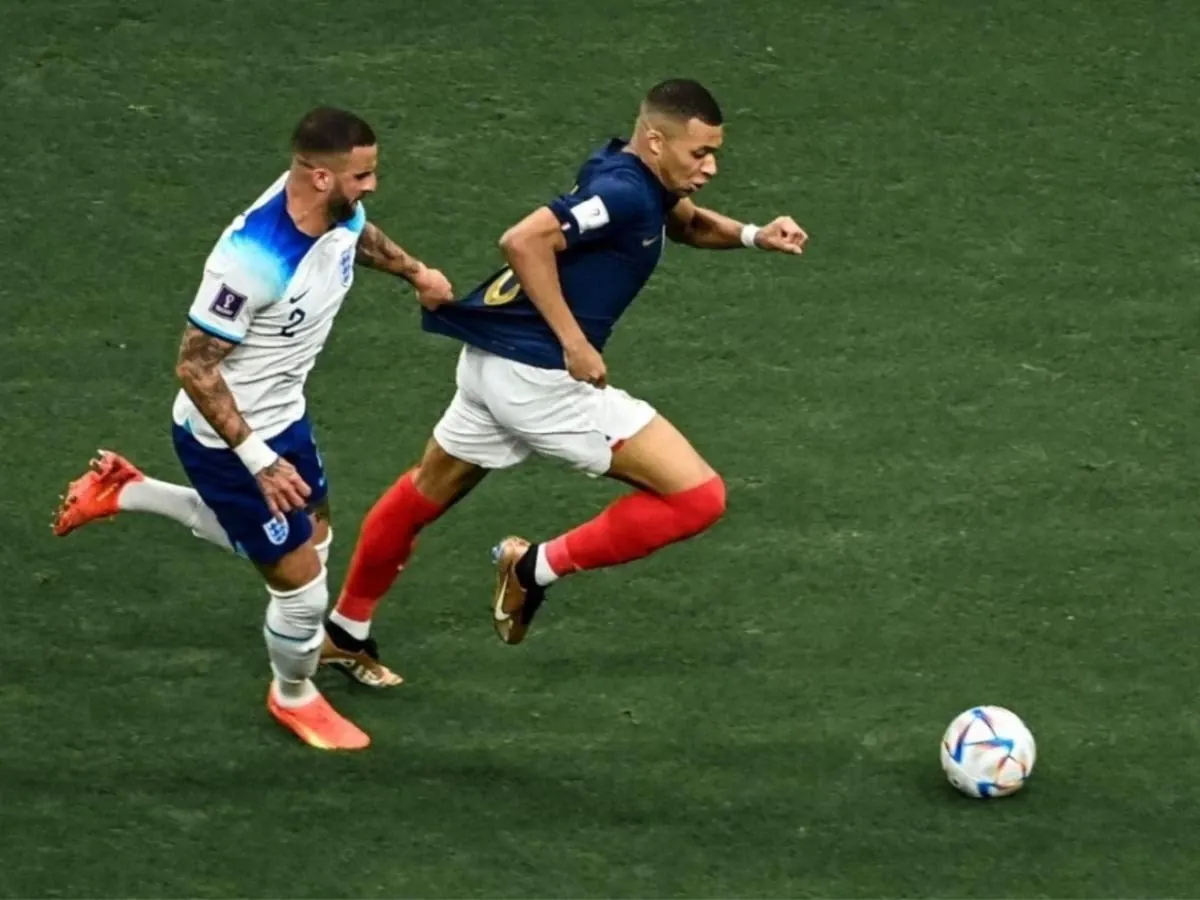 post card post-mercurial-mbappe-inglaterra.webp