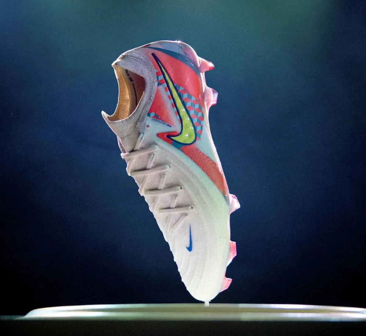 post card post-nike-phantom-barna-nikejpg3.webp