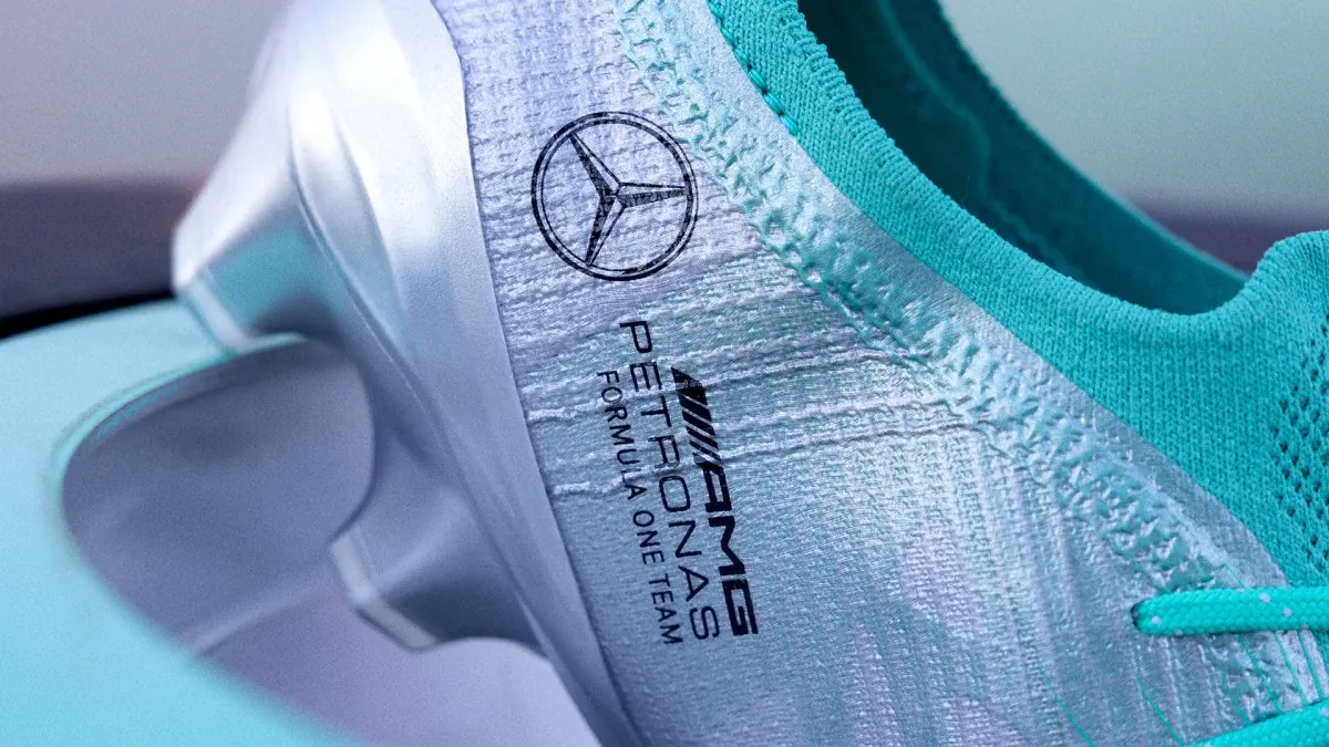 post card post-puma-ultra-mercedes-cerca.webp