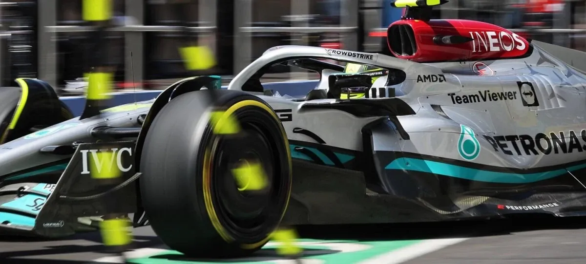 post card post-puma-ultra-mercedes-hamilton.webp