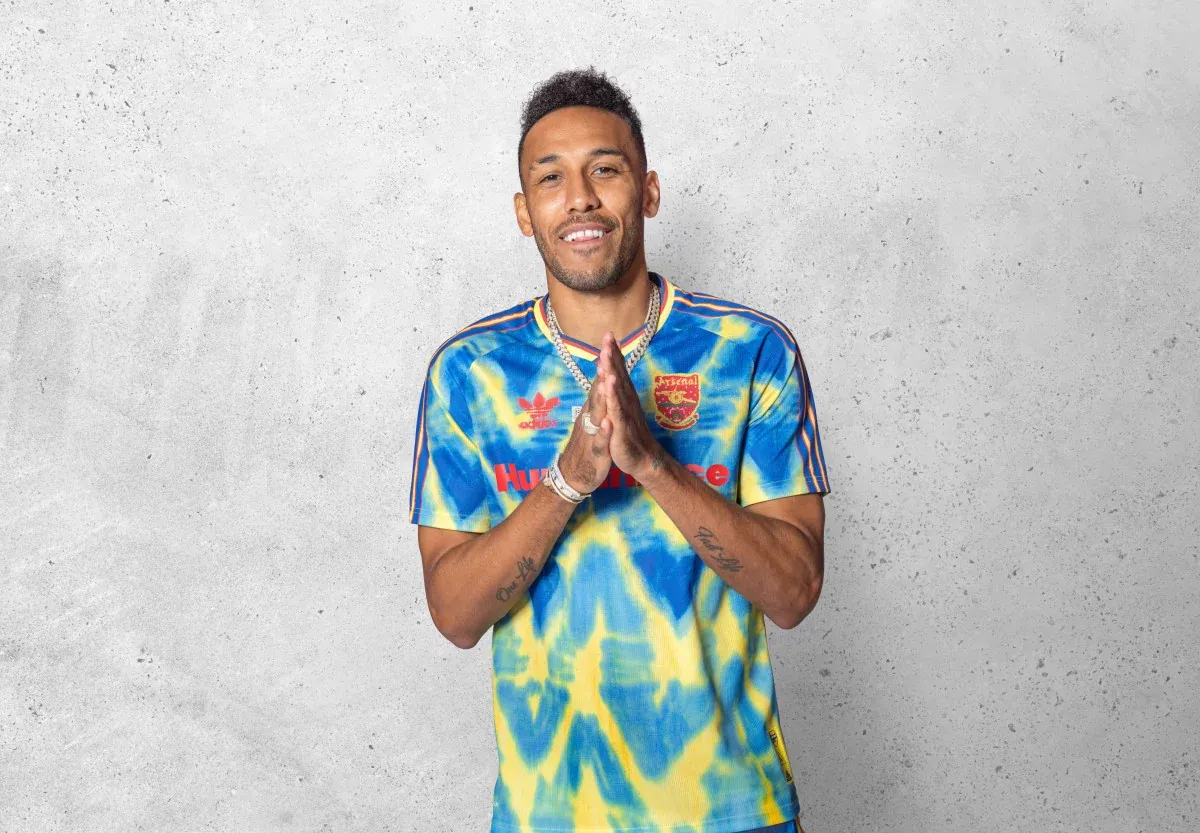 post card blogs-futbolemotionpt-adidas-humanrace-by-pharrell-1.webp