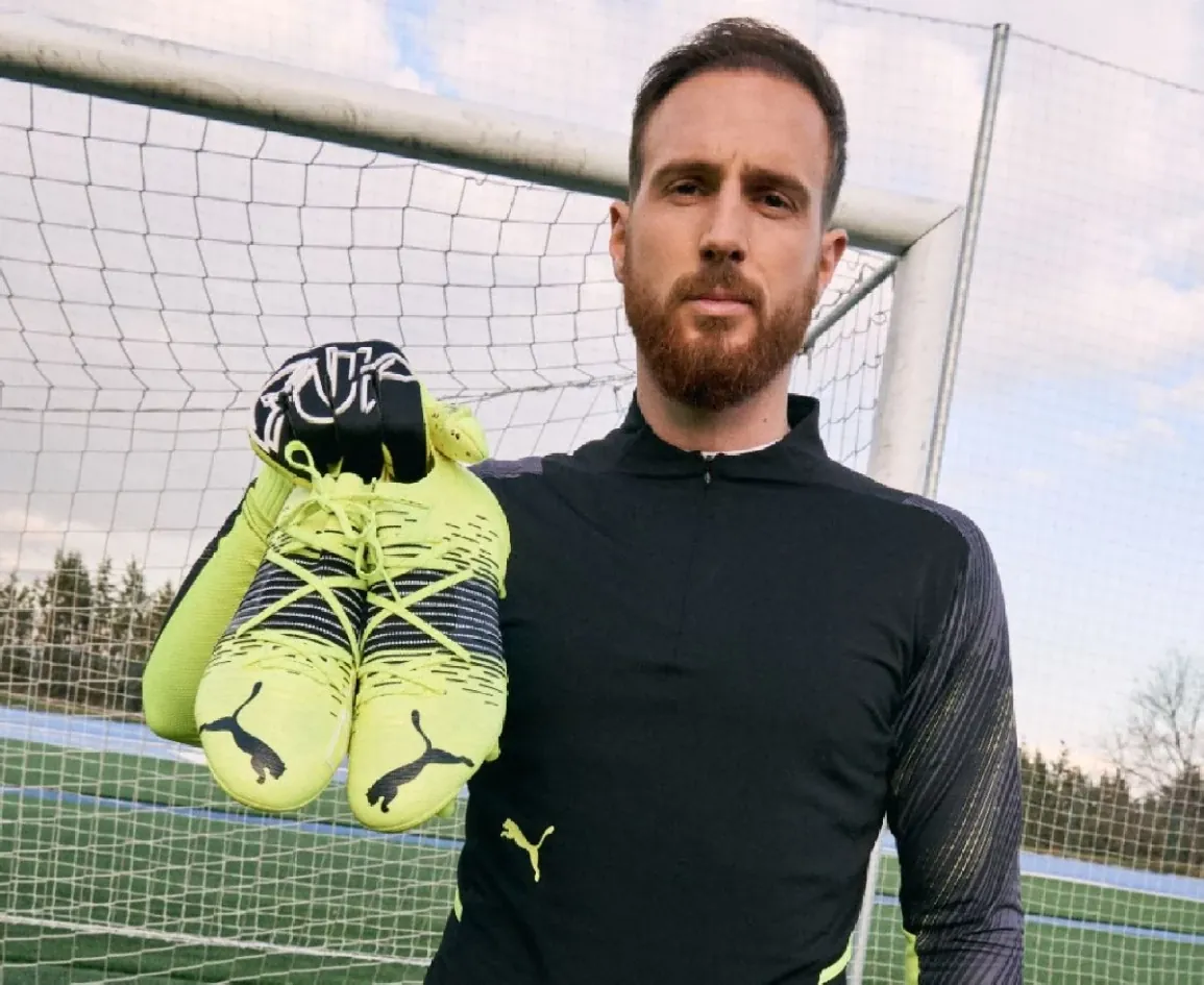 The best football boots for goalkeepers