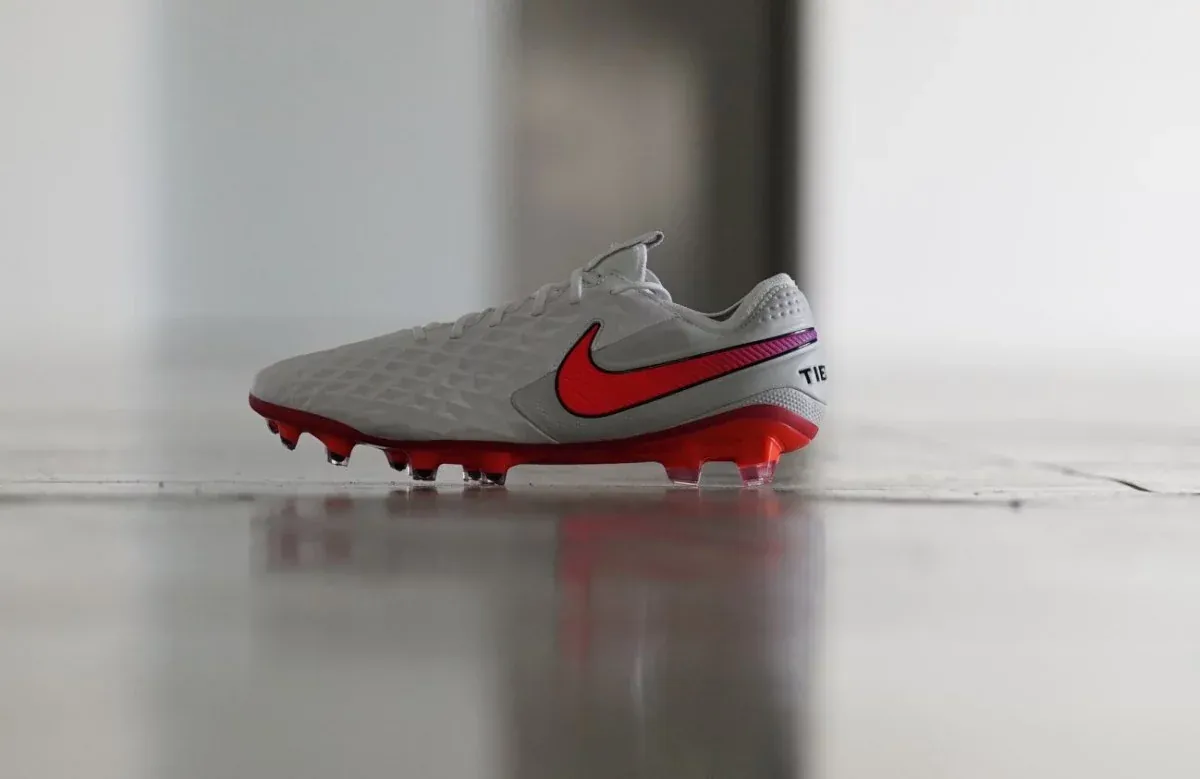 post card Nike-Flash-Crimson-Pack-futbolemotion-3.webp