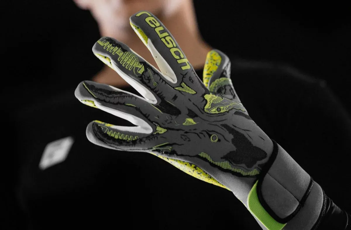 The Reusch Pure Contact X-Ray G3 Fusion glove