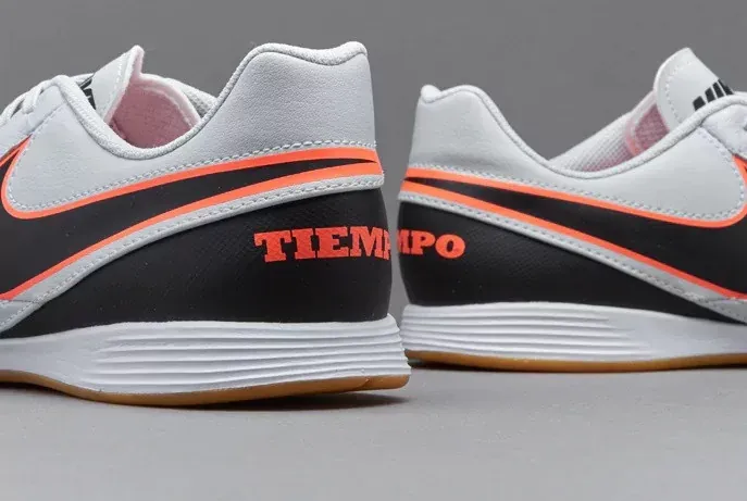 Top 5 mid-range futsal shoes