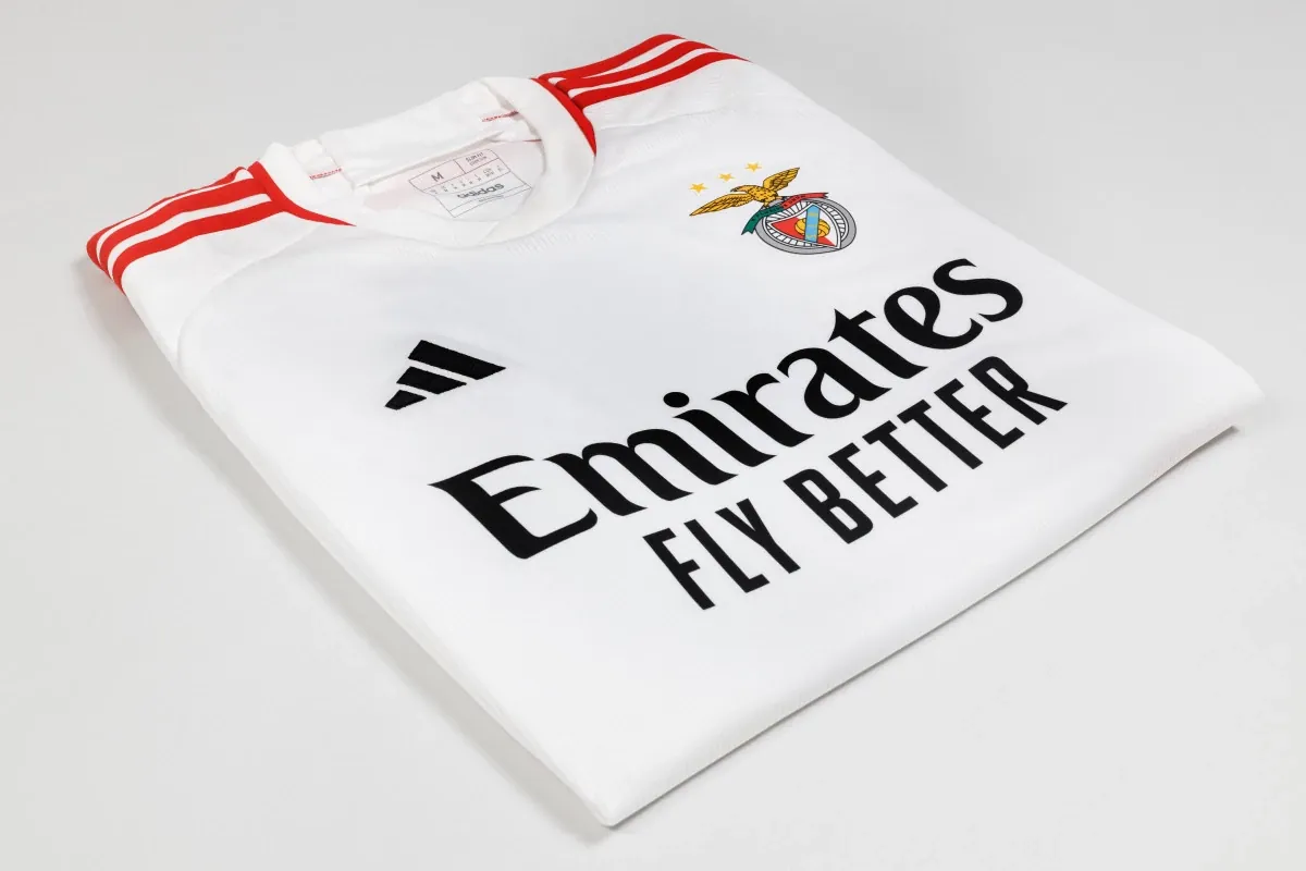 post card blogs-futbol-emotion-portugala-nova-camisola-alternativa-sl-benfica4jpg4.webp