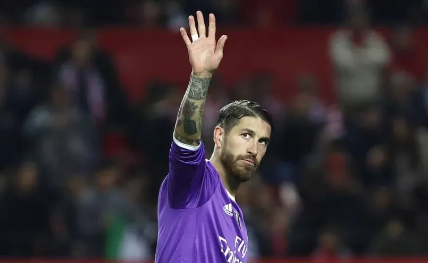 Why are footballers leaving Nike?