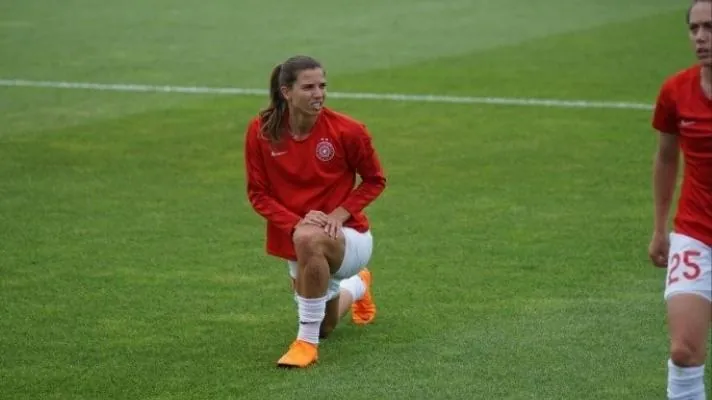 Dynamic Stretches For Soccer Matches & Practice