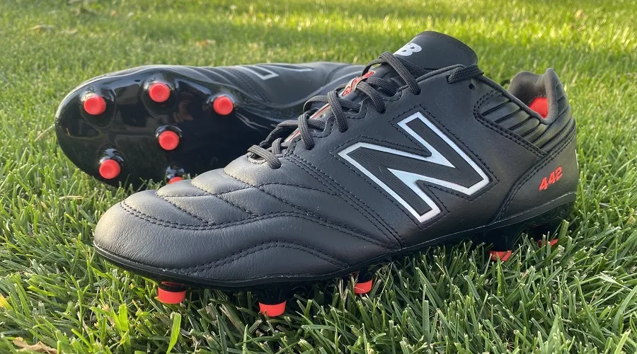 New Balance 442 v2 Pro – Up Close