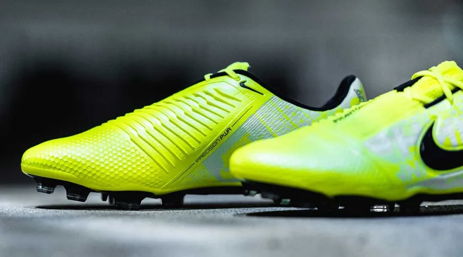 Nike PhantomVNM “New Lights” Released